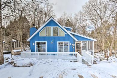 Holiday home Charming Lake Ariel Cabin with Resort Amenities!