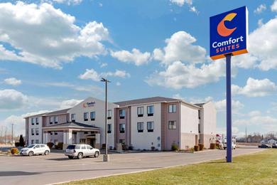 Hotel Comfort Suites South Haven near I-96