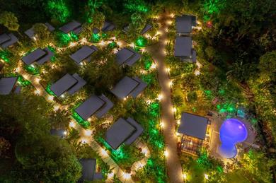 Noah's Forest Hotel by Tifakara