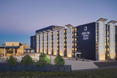 Отель Delta Hotels by Marriott Denver Thornton
