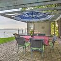Дом отдыха Stunning Cedar Lake Retreat with Boathouse and Dock!