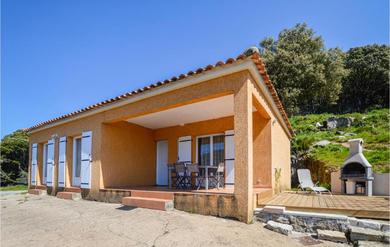 Holiday home Awesome home in Casalabriva with 3 Bedrooms and WiFi