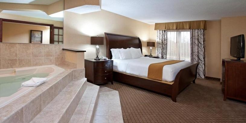 Отель Holiday Inn Express & Suites Wadsworth, an IHG Hotel