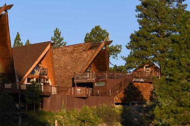Unique Mountain Cabin Near Bryce and Zion with Views!