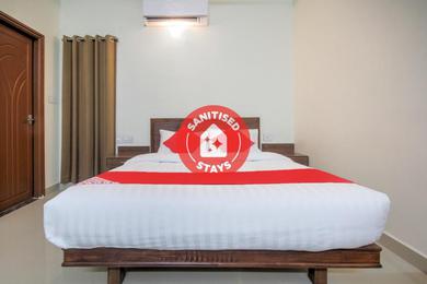 Hotel OYO 48373 Sri Darshanam Homes