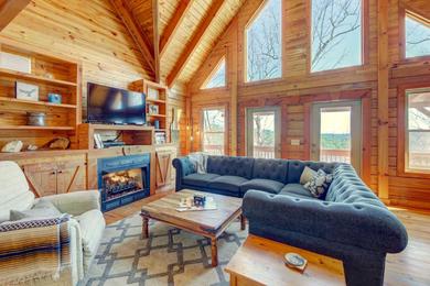 Holiday home Pet-Friendly Ranger Cabin with Deck and Hot Tub!