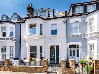 Apartments 2 Bed Luxury Service Apartment in the Heart of Chiswick Town, LONDON W4 Zone 2