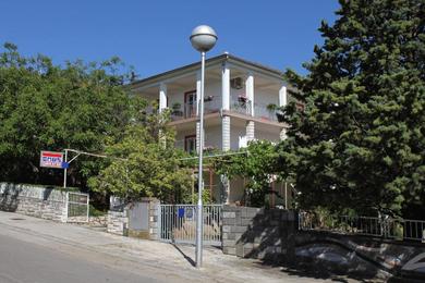 Guest house Apartments and rooms with parking space Selce, Crikvenica - 2379