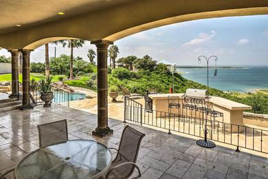 Дом отдыха Luxury Del Rio Home with Pool and Lake Views!