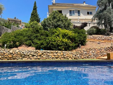 Holiday home Casa con piscina y vistas en Vallirana/Barcelona