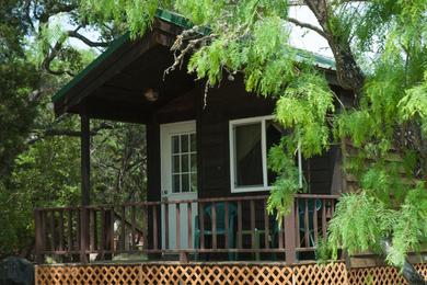 Гостевой дом Medina Lake Camping Resort Cabin 8