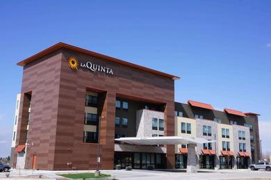 Отель La Quinta Inn & Suites by Wyndham Littleton-Red Rocks