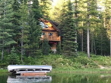Holiday home Log Cabin on Spoon Lake Near Glacier National Park