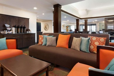 Отель Spring Lake Inn & Suites - Fayetteville
