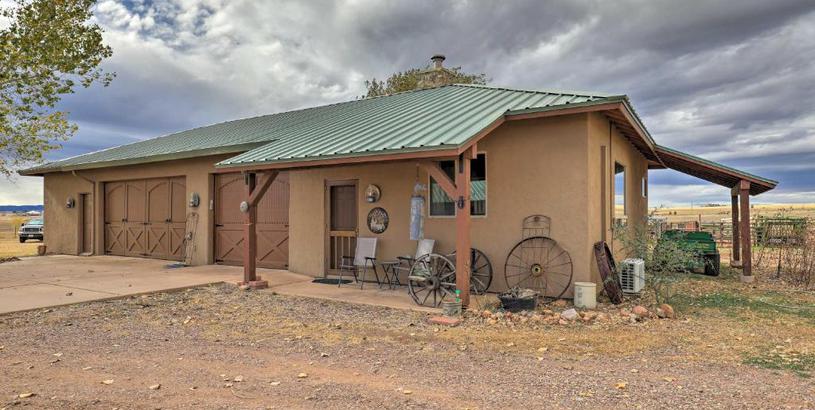 Apartments Rustic Guest Quarters on Cattle Ranch Near Winery!