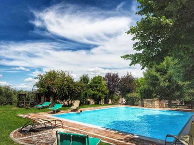 Hotel Holiday Home in Tuscany with Swimming Pool