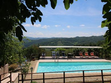 Дом отдыха Farmhouse in Apecchio with Swimming Pool Terrace Garden BBQ