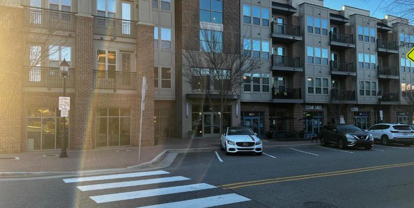 Apartments Downtown Lake Norman (free parking and wi-fi)