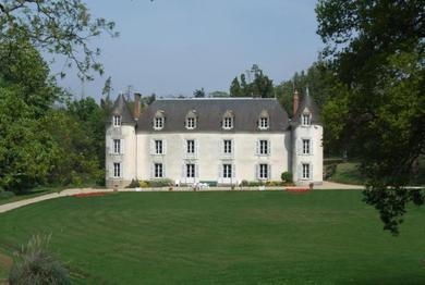 Guest house Château de La Ville-Huë