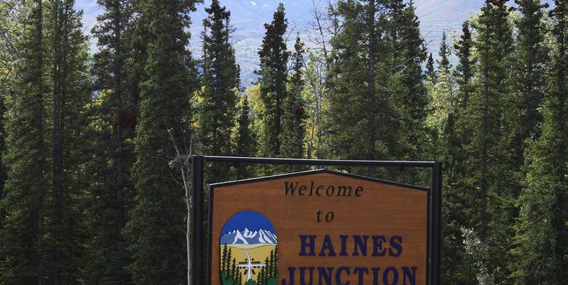 Haines Junction Airport (YHT), Haines Junction, Канада