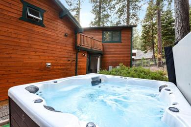 Holiday home Lazy Bear Lodge - Hot Tub home