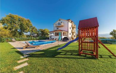 Holiday home Nice Home In Trilj With Wifi, Outdoor Swimming Pool And Heated Swimming Pool