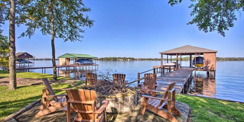 Holiday home Malakoff Home with Deck and Fire Pit Cedar Creek Lake
