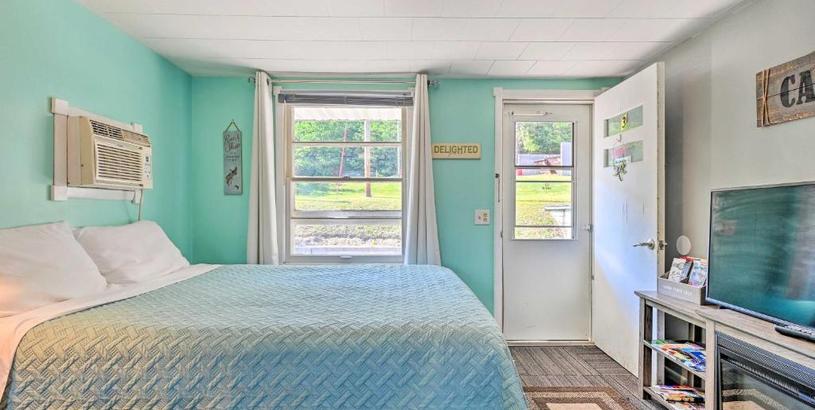 Holiday home Cozy Friendship Studio with Direct Lake Access!