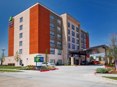 Hotel Holiday Inn Express & Suites Moore, an IHG Hotel
