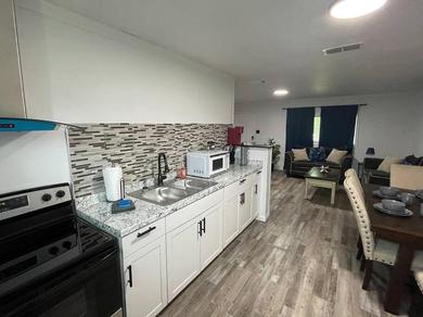 Apartments Relaxing Ideal for Vacation 2 Queens 1 Bath 3 TVs -3-