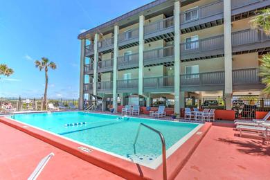 Apartments Ocean-View Resort Condo with Pool and Beach Access