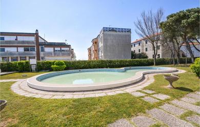 Amazing Apartment In Bacucco With Outdoor Swimming Pool, Wifi And 2 Bedrooms