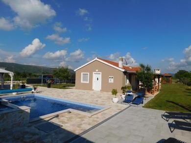 Holiday home Family friendly house with a swimming pool Radosic, Kastela - 15891