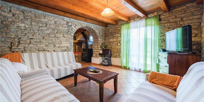 Holiday home Stunning Home In Pazin With Jacuzzi, Wifi And Outdoor Swimming Pool