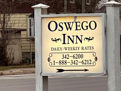 Hotel Oswego Inn