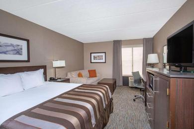 Hotel Wingate by Wyndham Los Angeles Airport