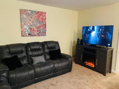 Apartments Lovely 1 bedroom unit w/indoor Fireplace - GSO