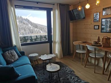 Apartments Appartement MERIBEL-MOTTARET skis aux pieds