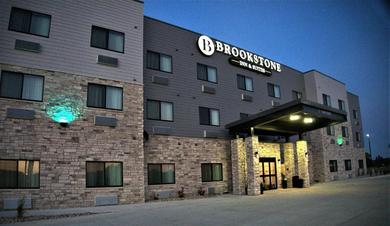 Hotel Brookstone Inn & Suites