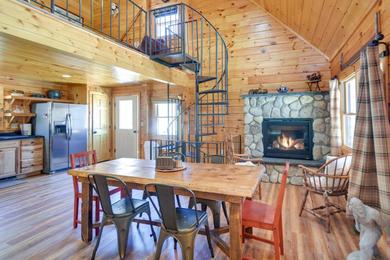 Дом отдыха Riverfront Rumney Vacation Rental with Fire Pit!