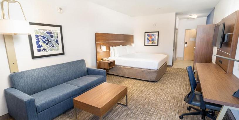 Отель Holiday Inn Express & Suites Las Vegas SW Springvalley, an IHG Hotel