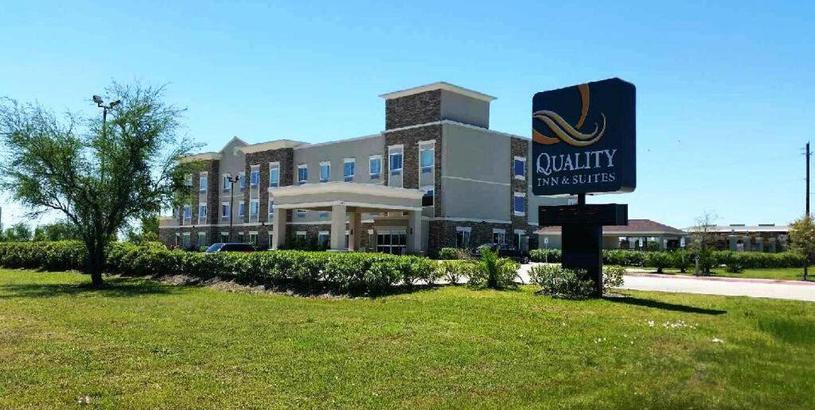 Отель Quality Inn & Suites Victoria East