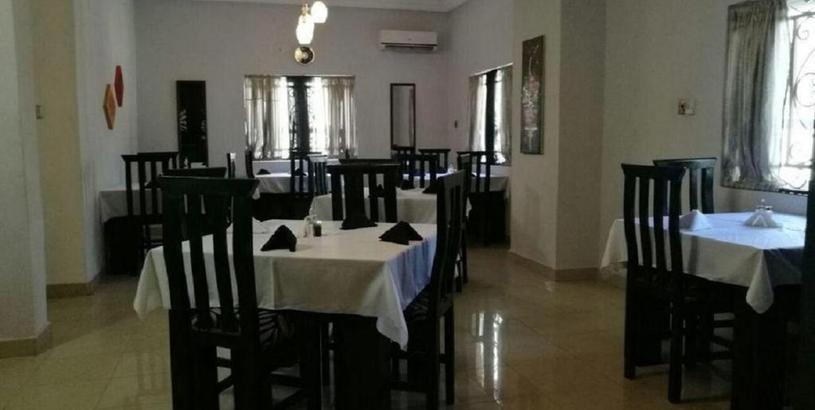 Отель Villa Nuee Hotel & Suites Utako, Abuja