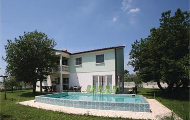 Holiday home Awesome home in Buje with 7 Bedrooms, WiFi and Outdoor swimming pool