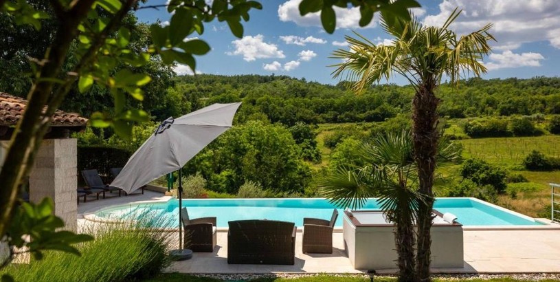 Hotel Rustic villa Zvonar with pool in Motovun