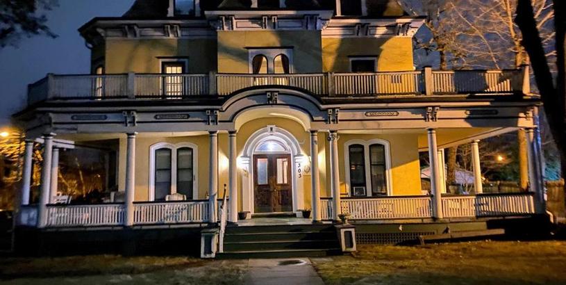 Guest house Mini Mansion Hotel affordable stays Plainfield NJ near public transportation