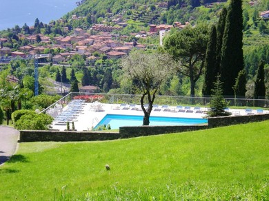 One bedroom appartement with lake view shared pool and enclosed garden at Menaggio