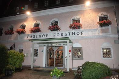 Отель Forsthof Next Door