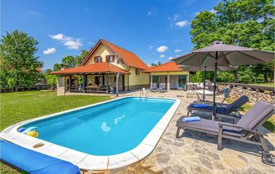 Holiday home Stunning Home In Lovinac With Sauna, Wifi And Outdoor Swimming Pool