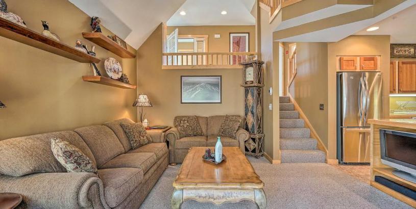 Cozy Dover Townhome with Access to Mount Snow!